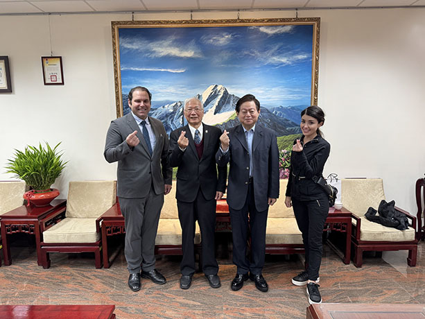 美國Arrow司法中心Arthur & Jassi Rizer夫婦與矯正署長周輝煌